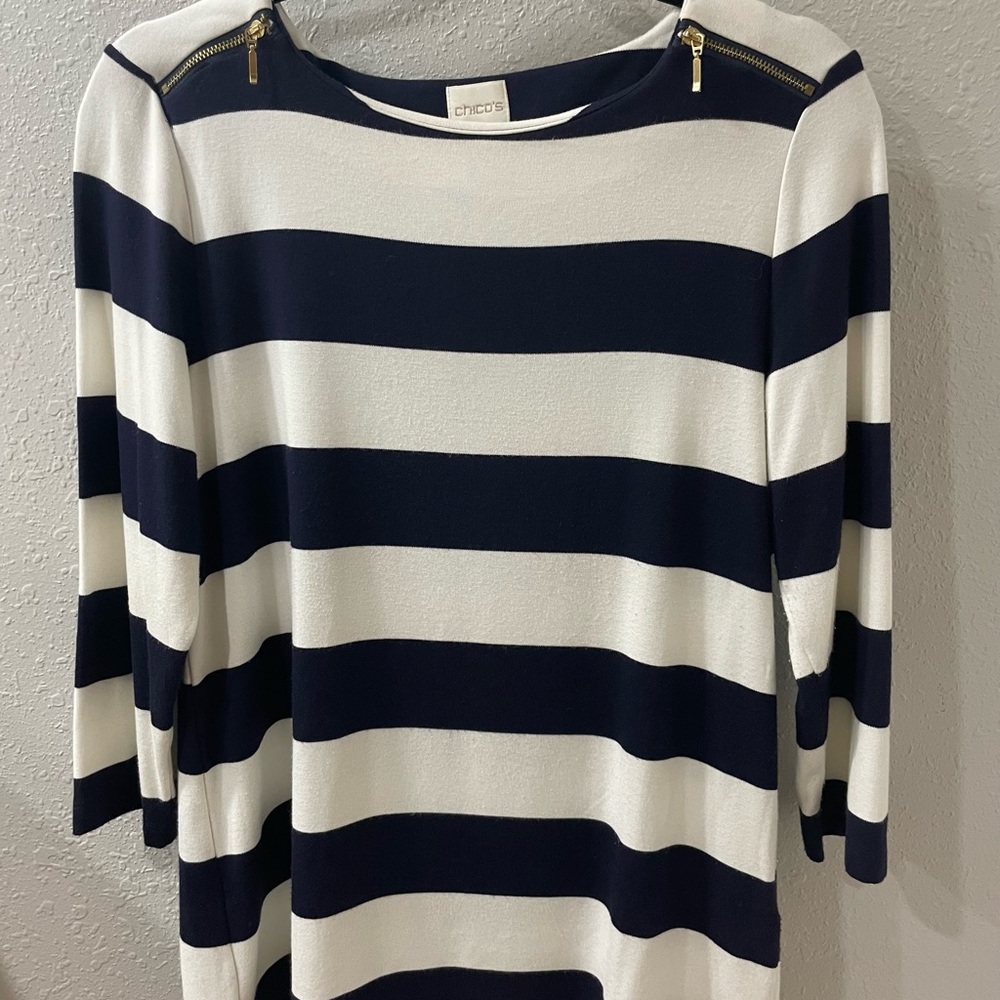 Chico’s Size 0 blue & white 3/4 length sleeve